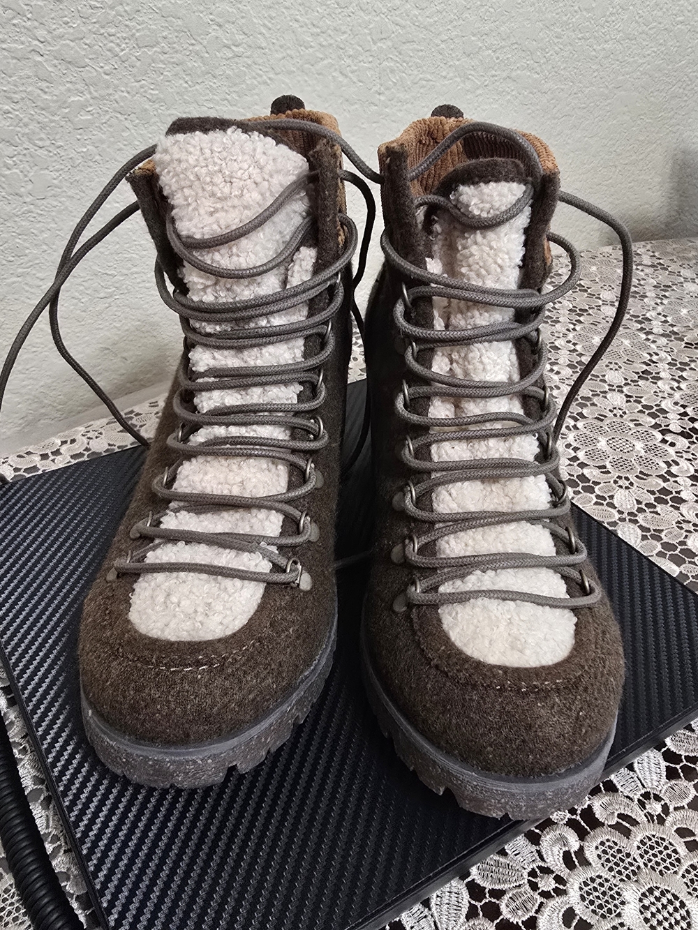 Korks Brown and Cream Lace-Up Shearling Trim Boots